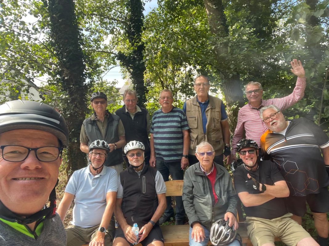Gruppenfoto Fahrradgruppe