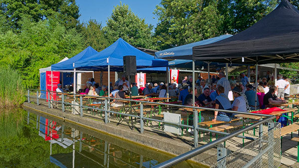 Biwak an der Stadthalle