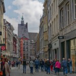 Unterwegs in der Stadt, Blick auf das Dinghuis (8)